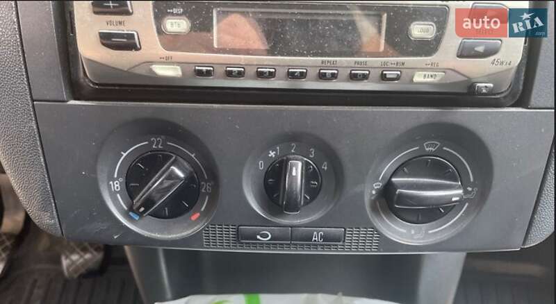 Седан Skoda Fabia 2006 в Києві