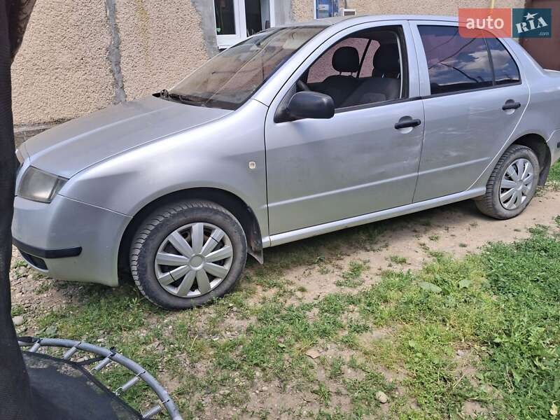 Седан Skoda Fabia 2003 в Береговому