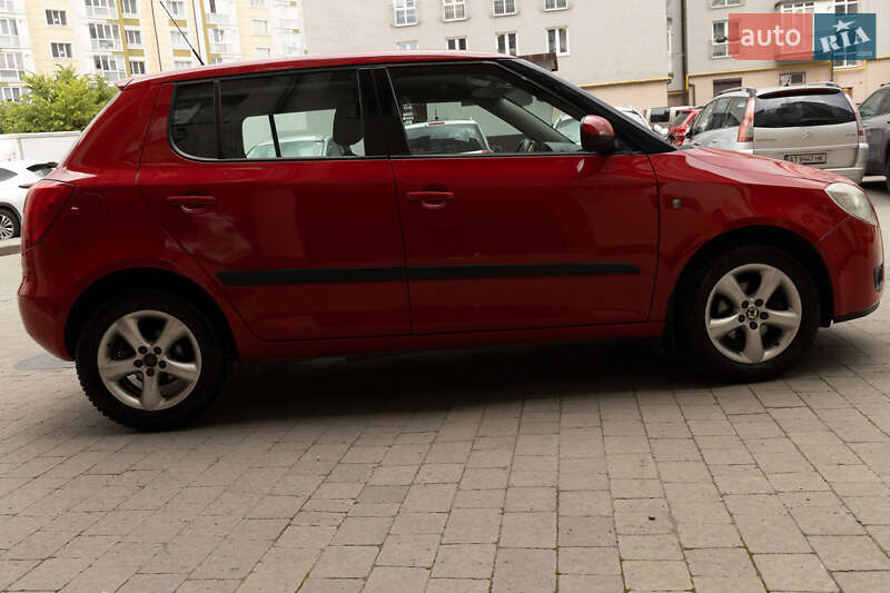 Хэтчбек Skoda Fabia 2009 в Ивано-Франковске