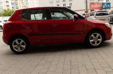 Хэтчбек Skoda Fabia 2009 в 