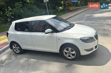 Хэтчбек Skoda Fabia 2013 в 