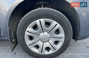 Хэтчбек Skoda Fabia 2011 в 
