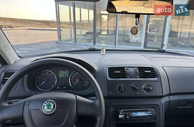 Хэтчбек Skoda Fabia 2011 в 