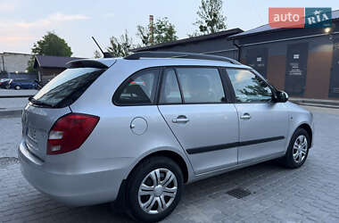 Хэтчбек Skoda Fabia 2012 в 