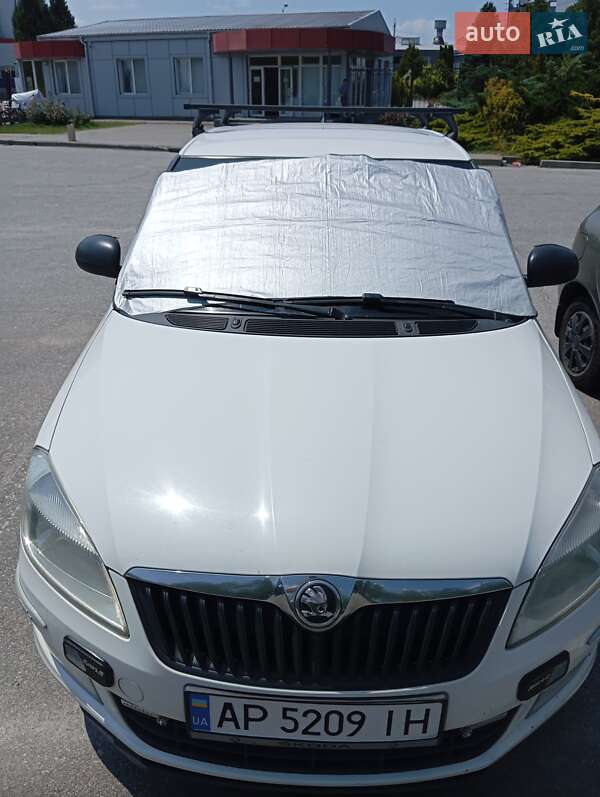 Хэтчбек Skoda Fabia 2014 в Запорожье