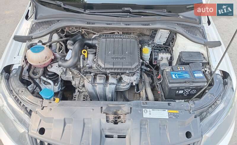 Хетчбек Skoda Fabia 2017 в Дніпрі