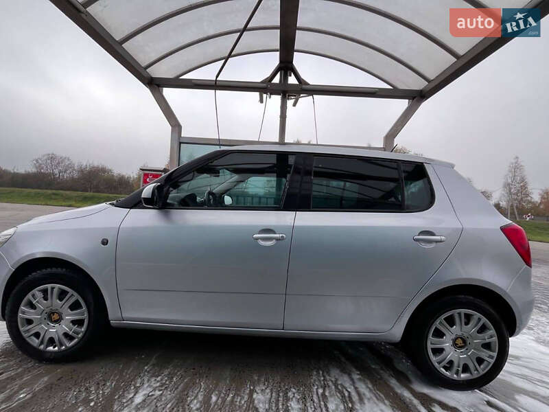 Хэтчбек Skoda Fabia 2014 в Костополе