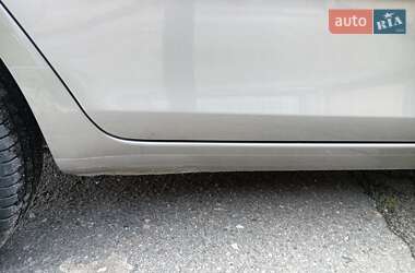 Хэтчбек Skoda Fabia 2012 в 