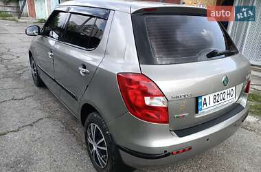 Хэтчбек Skoda Fabia 2012 в 