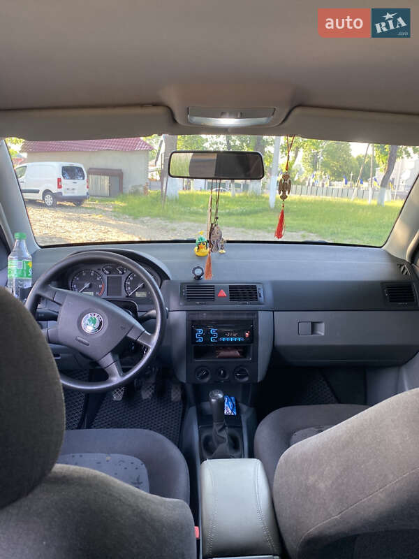 Хэтчбек Skoda Fabia 2002 в Приборжавском