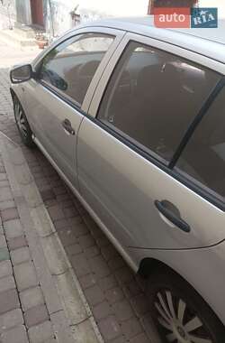 Седан Skoda Fabia 2002 в 
