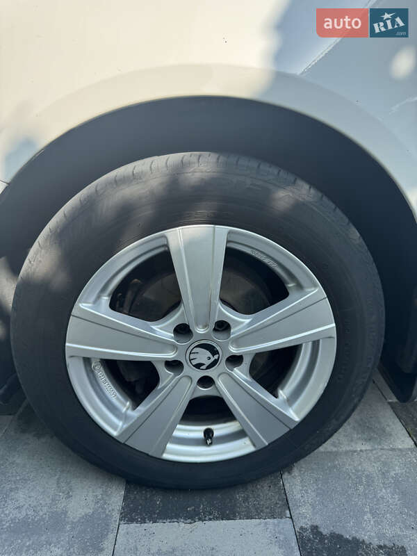 Хэтчбек Skoda Fabia 2010 в Киеве