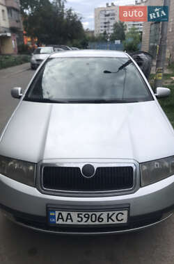 Седан Skoda Fabia 2001 в Киеве