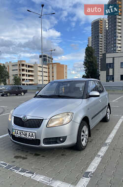 Хэтчбек Skoda Fabia 2008 в Киеве