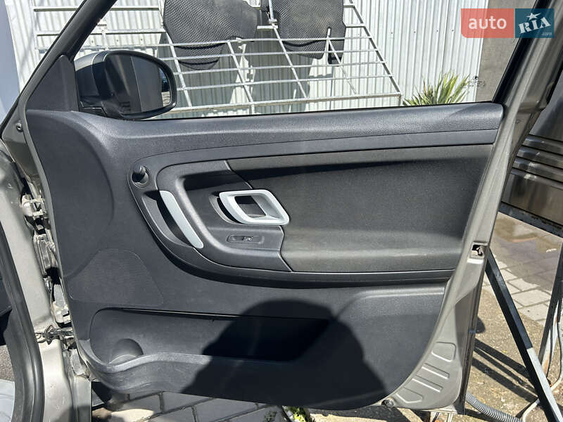 Хэтчбек Skoda Fabia 2008 в Черновцах