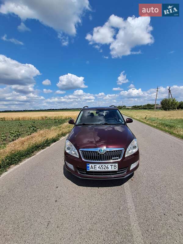 Универсал Skoda Fabia 2011 в Днепре