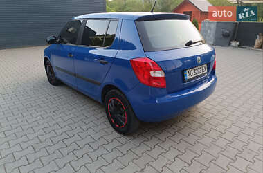 Хэтчбек Skoda Fabia 2010 в 