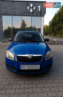 Хэтчбек Skoda Fabia 2010 в 