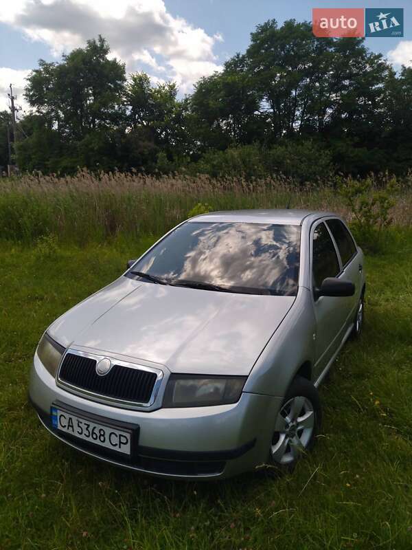 Хэтчбек Skoda Fabia 2006 в 