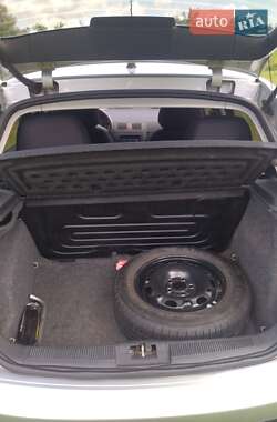 Хэтчбек Skoda Fabia 2006 в 