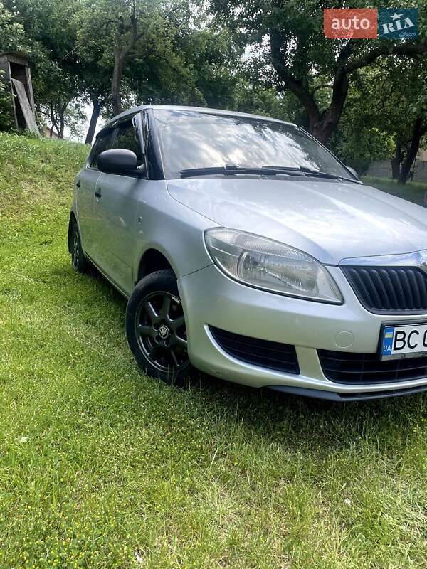 Хэтчбек Skoda Fabia 2012 в Львове