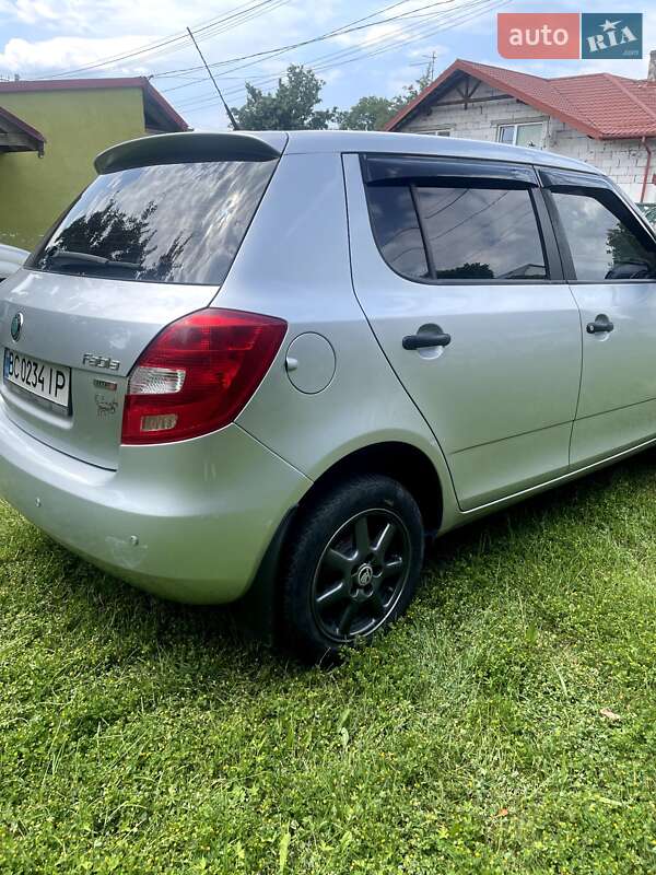 Хэтчбек Skoda Fabia 2012 в Львове