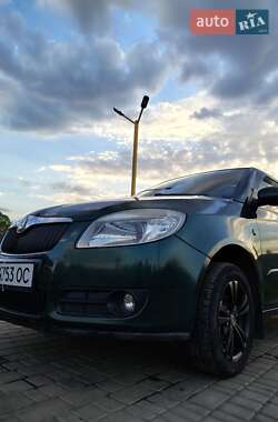 Хэтчбек Skoda Fabia 2008 в 