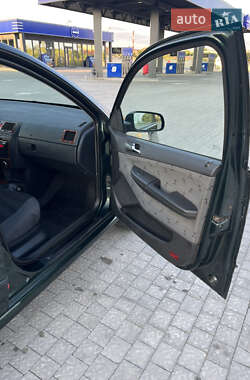 Хэтчбек Skoda Fabia 2003 в 