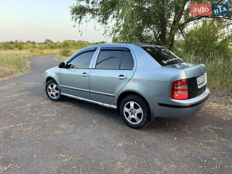 Седан Skoda Fabia 2002 в Ужгороде