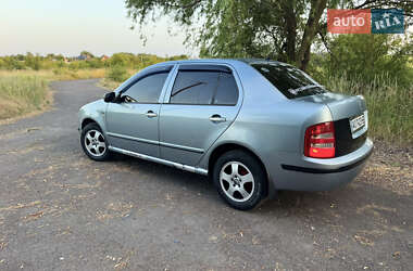 Седан Skoda Fabia 2002 в 