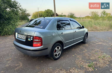 Седан Skoda Fabia 2002 в 