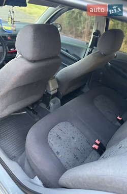 Седан Skoda Fabia 2002 в 