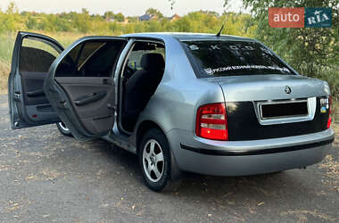 Седан Skoda Fabia 2002 в 