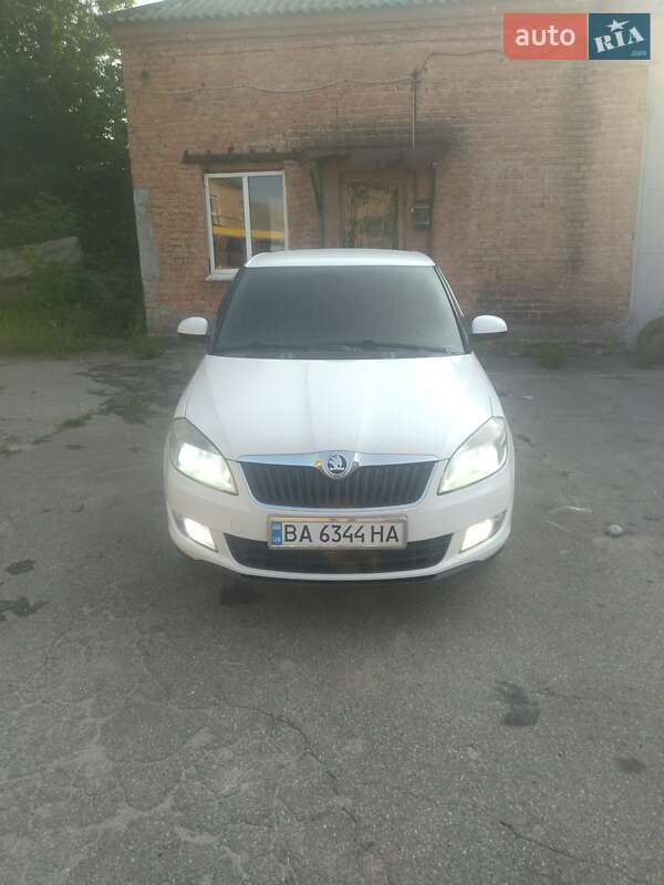 Хетчбек Skoda Fabia 2014 в Кропивницькому