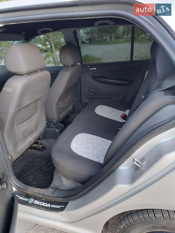 Хэтчбек Skoda Fabia 2003 в Павлограде