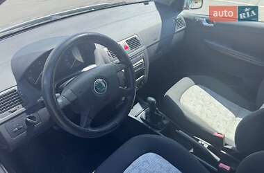 Седан Skoda Fabia 2004 в 