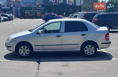 Седан Skoda Fabia 2004 в 