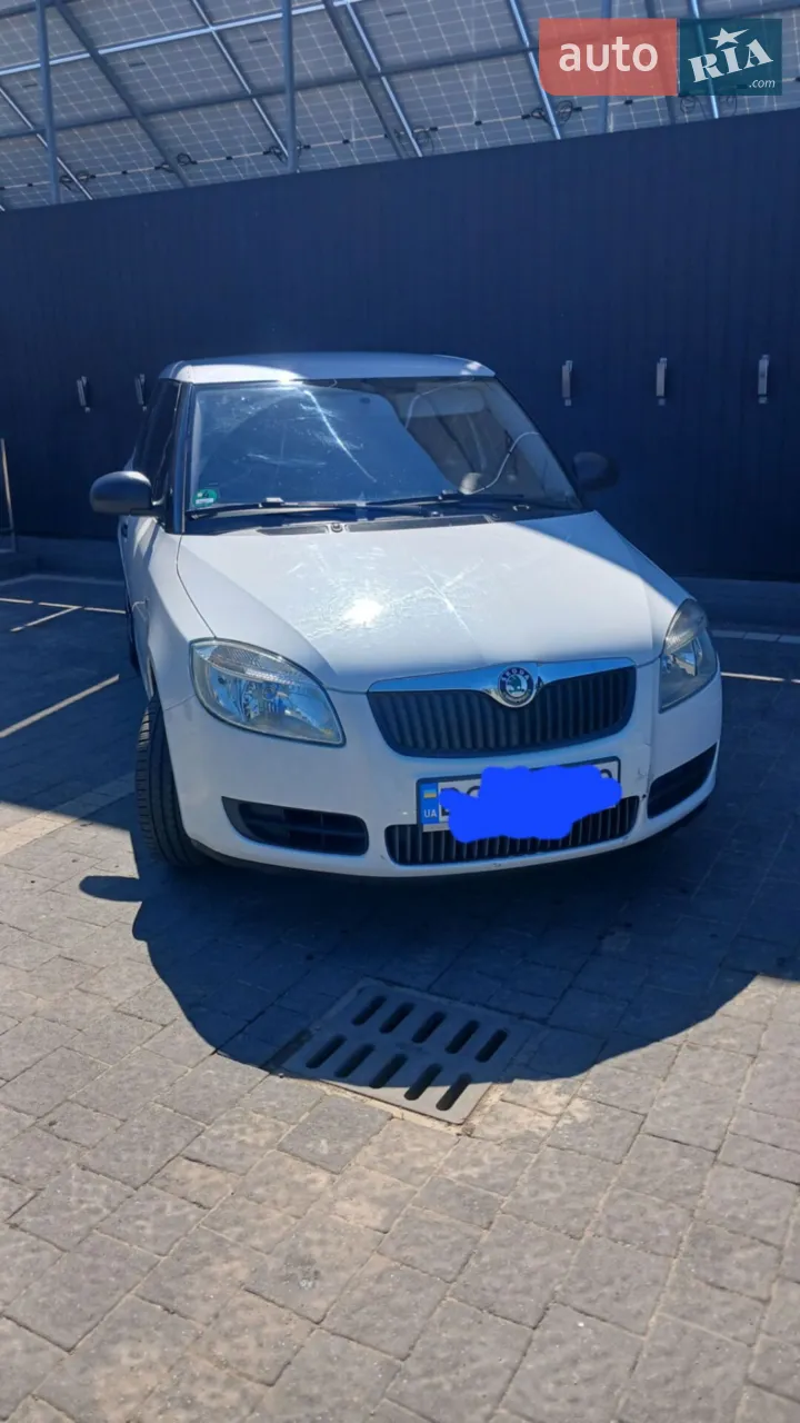 2010 Skoda Fabia - мініатюра 15
