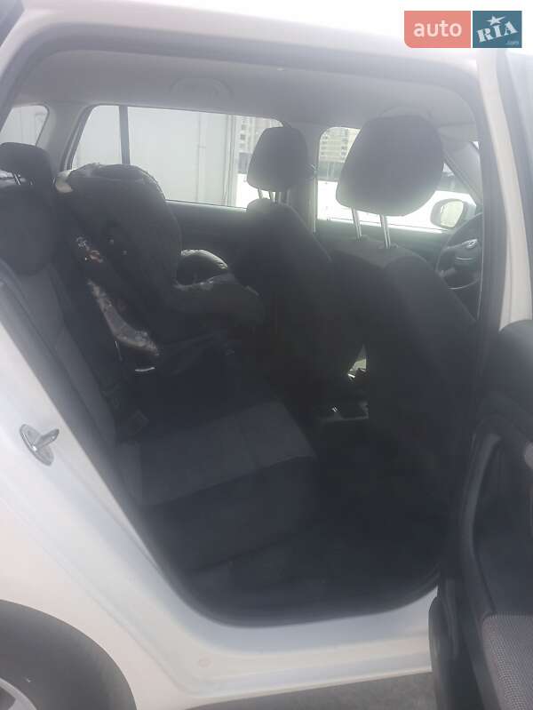 Універсал Skoda Fabia 2010 в Києві