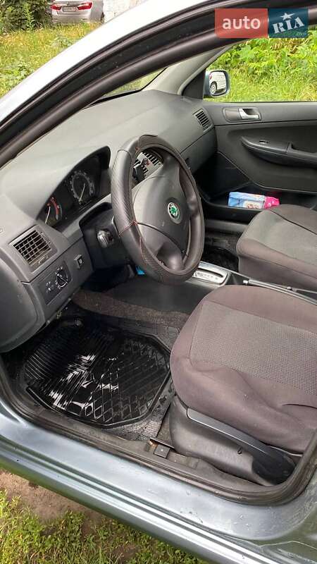 Хэтчбек Skoda Fabia 2006 в Киеве