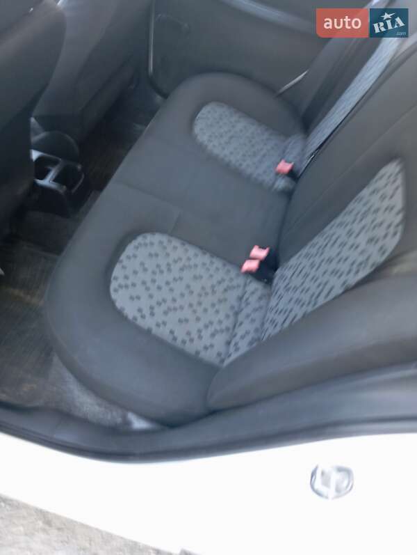 Хетчбек Skoda Fabia 2006 в Піщанці