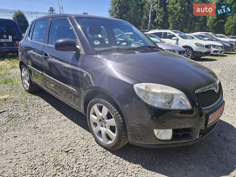 Хэтчбек Skoda Fabia 2008 в 