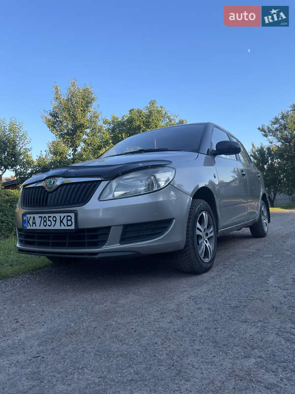Хэтчбек Skoda Fabia 2012 в Чернигове фото 5 Хэтчбек Skoda Fabia 2012 в Чернигове