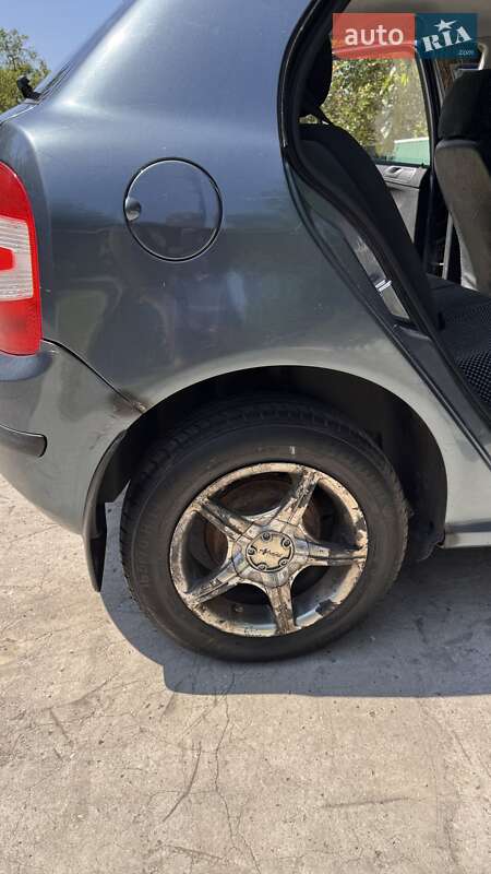 Хэтчбек Skoda Fabia 2004 в Мироновке фото 15 Хэтчбек Skoda Fabia 2004 в Мироновке