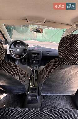 Хэтчбек Skoda Fabia 2004 в 
