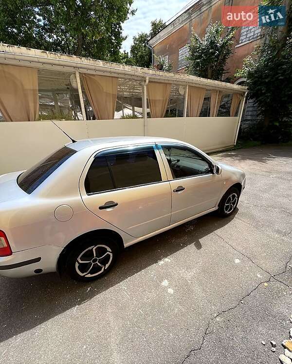 Седан Skoda Fabia 2004 в Харькове