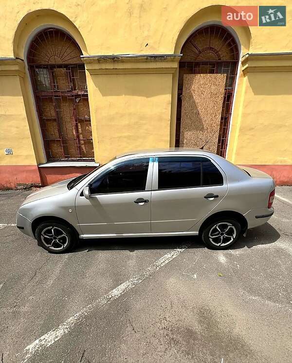 Седан Skoda Fabia 2004 в Харькове