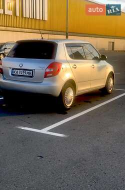 Хэтчбек Skoda Fabia 2009 в 