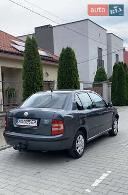 Седан Skoda Fabia 2005 в 