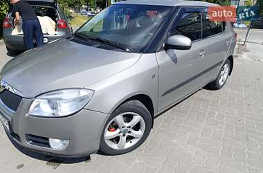 Хэтчбек Skoda Fabia 2008 в 